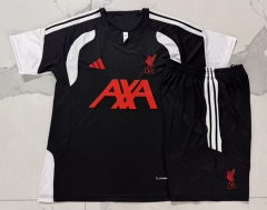 26-27 Liverpool Black Short-sleeved Thailand Soccer Tracksuit-815 26-27 Liverpool Black Short-sleeved Thailand Soccer Tracksuit-815
