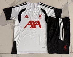 26-27 Liverpool White Short-sleeved Thailand Soccer Tracksuit-815 26-27 Liverpool White Short-sleeved Thailand Soccer Tracksuit-815